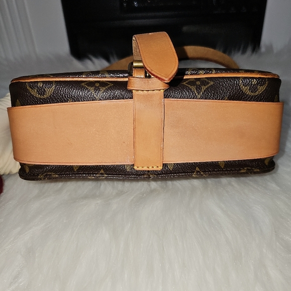 SOLD🔥Beautiful Condition 🔥 Authentic Louis Vuitton Cartouchiere MM - Picture 3 of 15